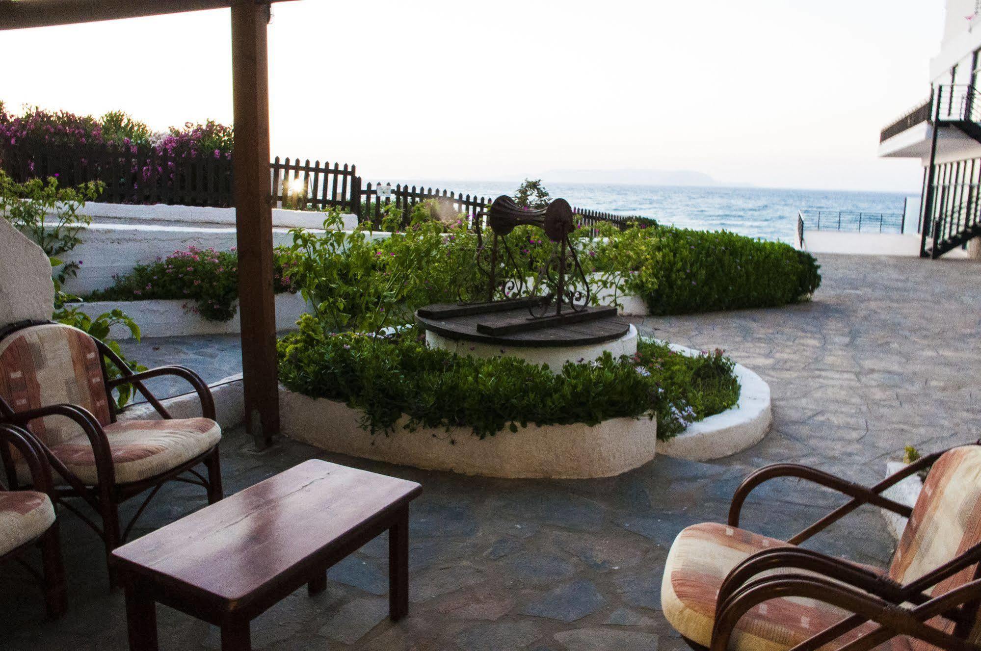 Themis 4* Kokkini Hani